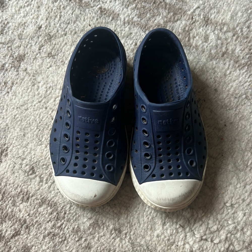 NATIVE SHOES